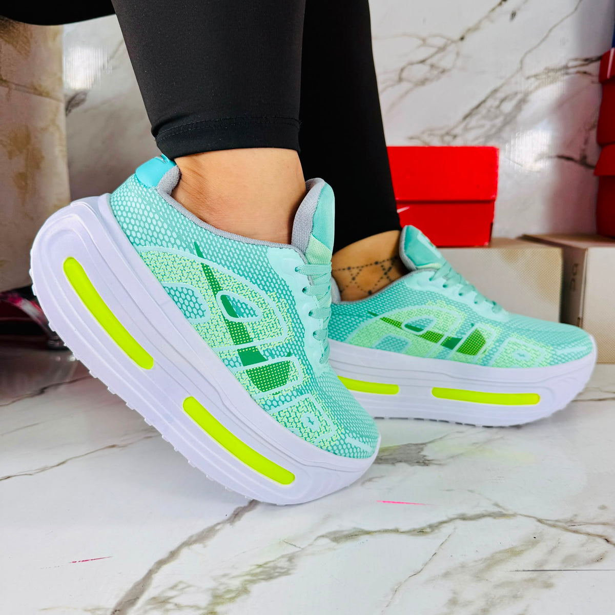 Tenis Nike Vomero Plus Run Sport