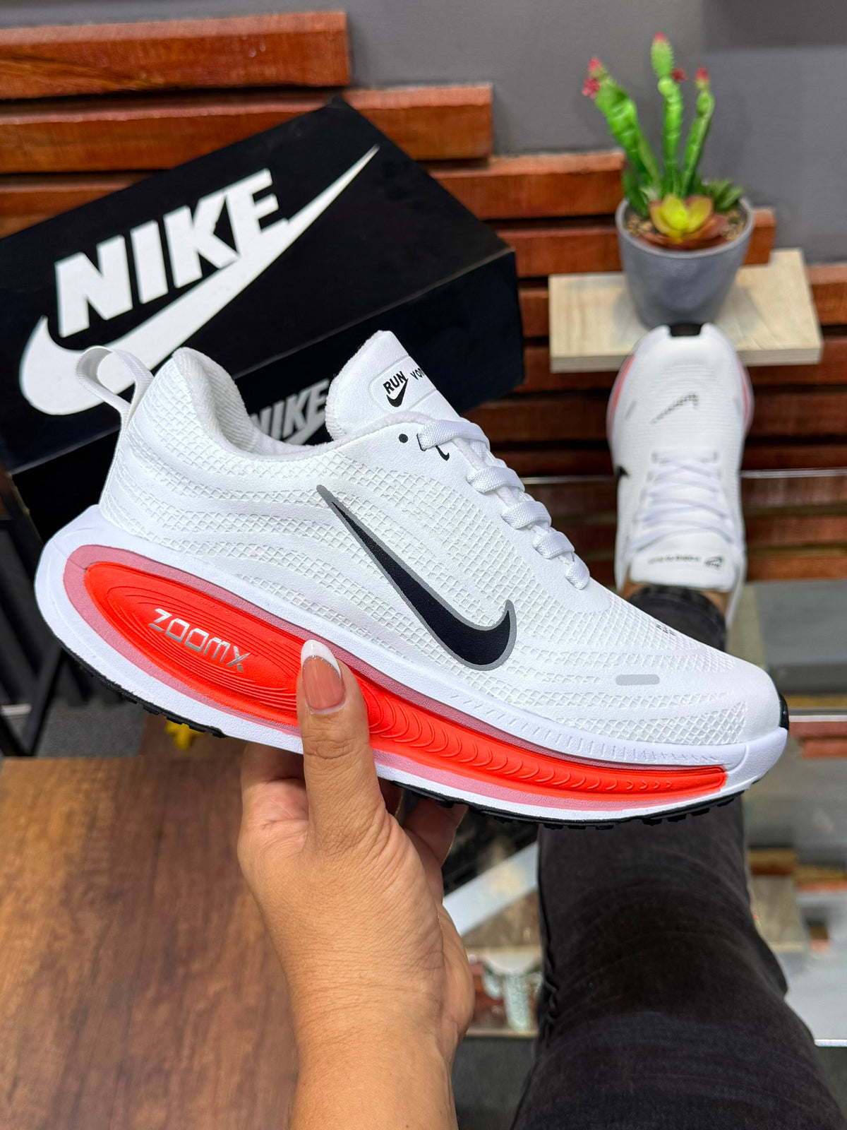 Tenis Nike Run Vomero Plus